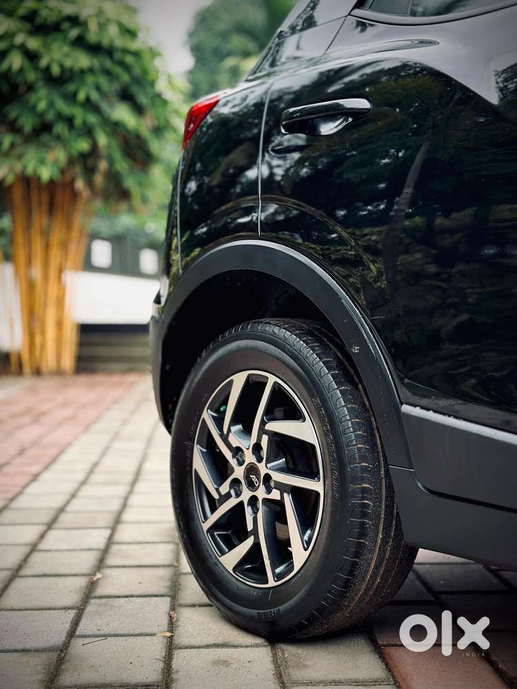 Mahindra Xuv300 W8 Option Diesel, 2022, Diesel