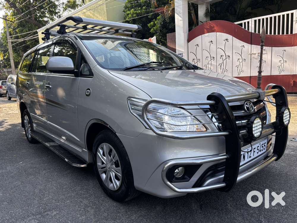 Toyota Innova 2.5 Gx (diesel) 8 Seater Bs Iv, 2015, Diesel