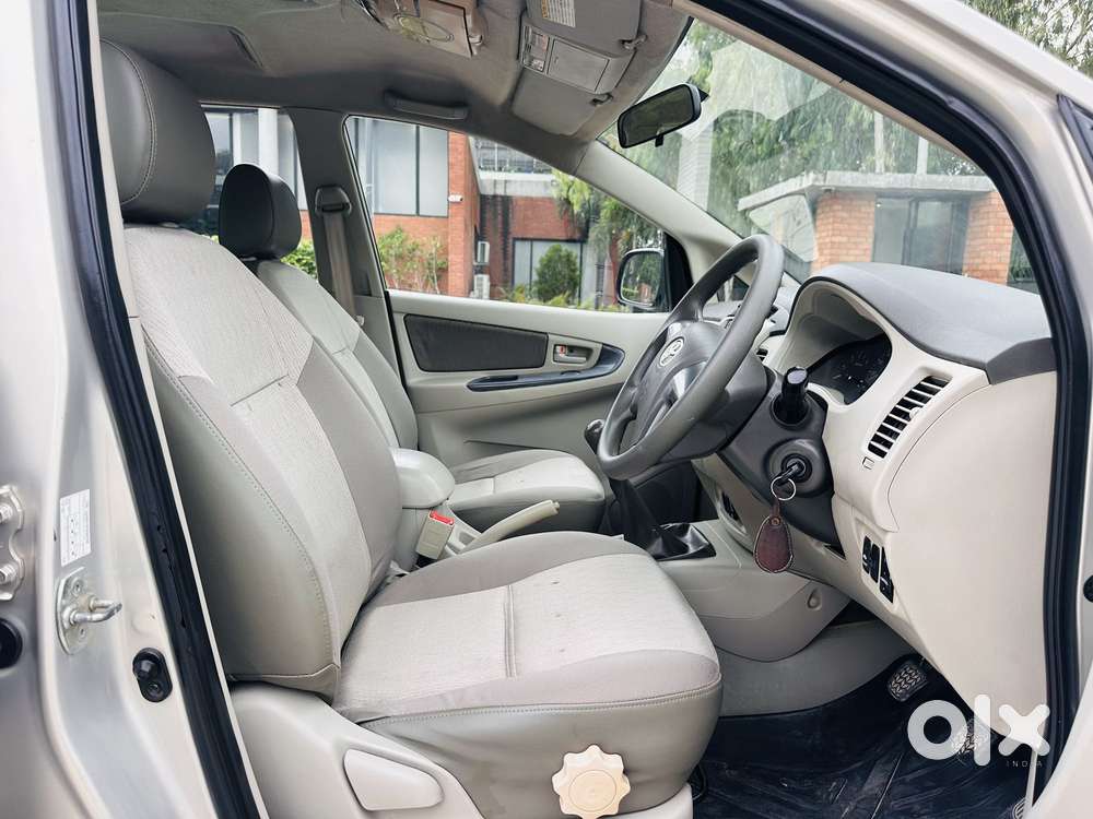 Toyota Innova 2.5 Gx 8 Str Bs-iii, 2015, Diesel