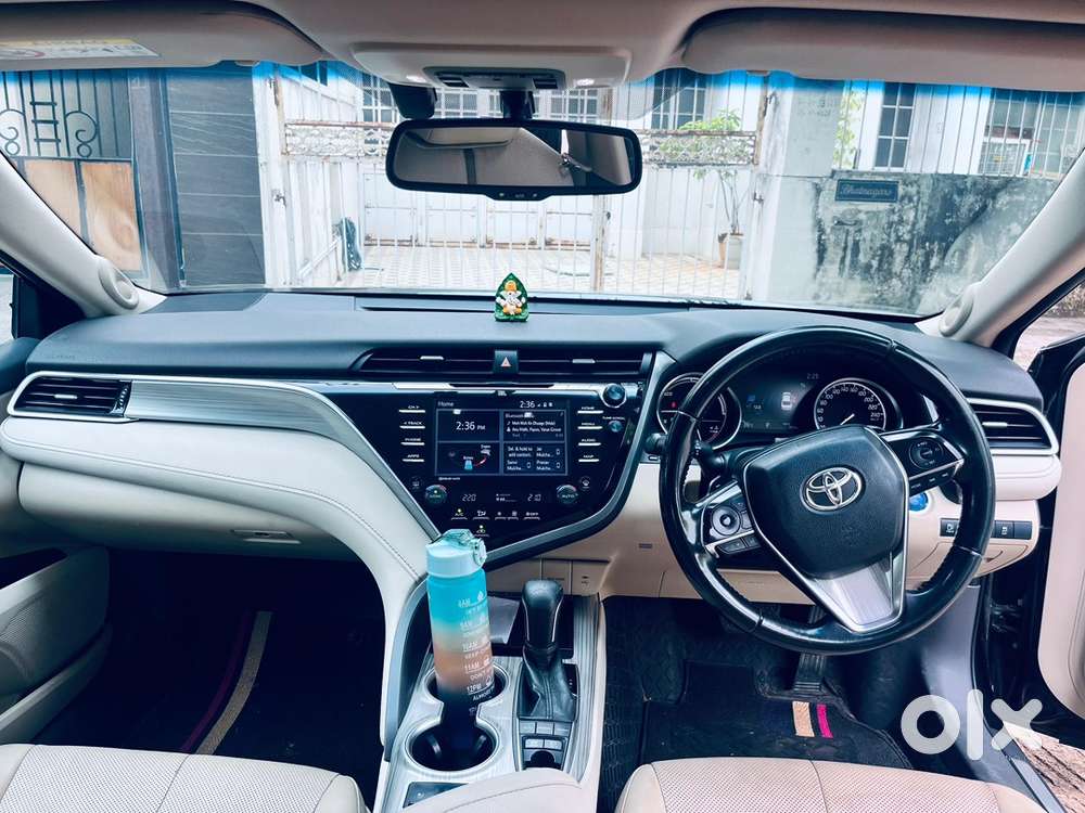 Toyota Camry Hybrid 2019 Km Driven