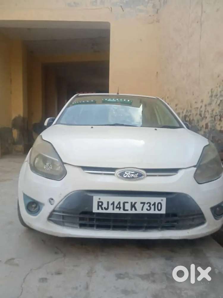 बिल्कुल Ok Car 4 टायर New Battry