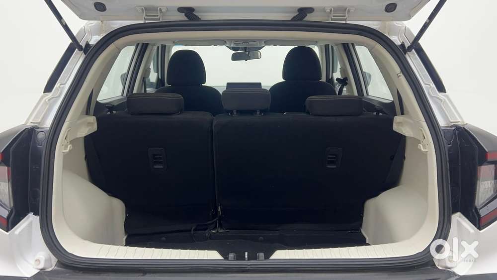 Mahindra Xuv 3xo Ax5 Pm Mt, 2024, Petrol