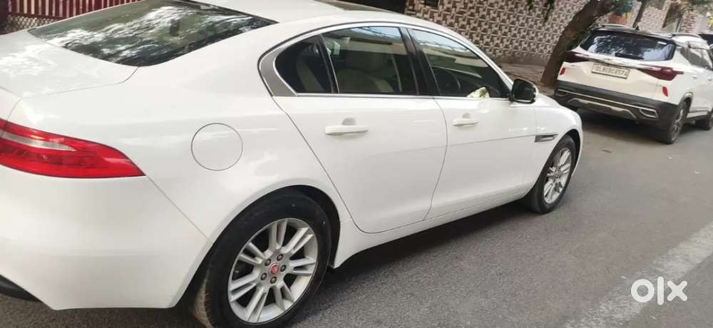 Jaguar Xe Portfolio, 2016, Petrol