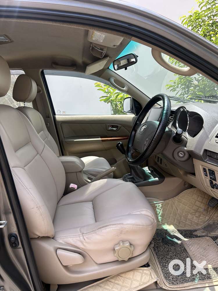 Toyota Fortuner 3.0 4x4 Manual, 2011, Diesel