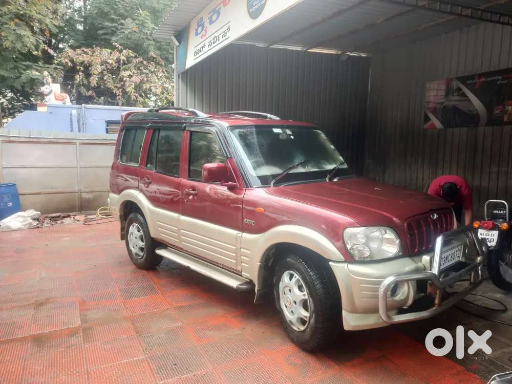 Mahindra Scorpio 2004