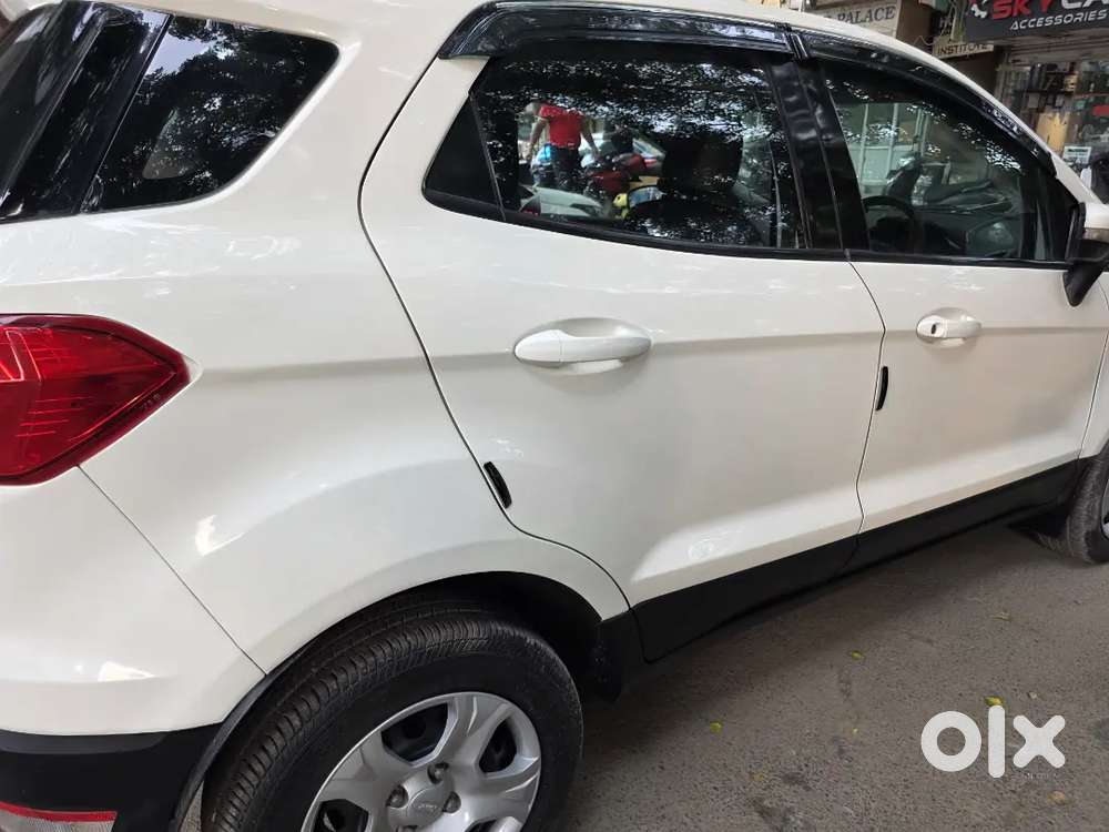 Ford Ecosport 2015 Petrol Manual 40,000 Km Driven Only