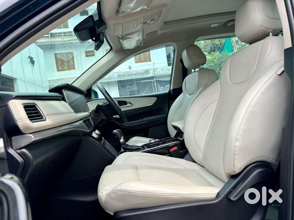 Mahindra Xuv700 2.2 Ax 7 Diesel At Luxury Pack Str, 2022, Diesel