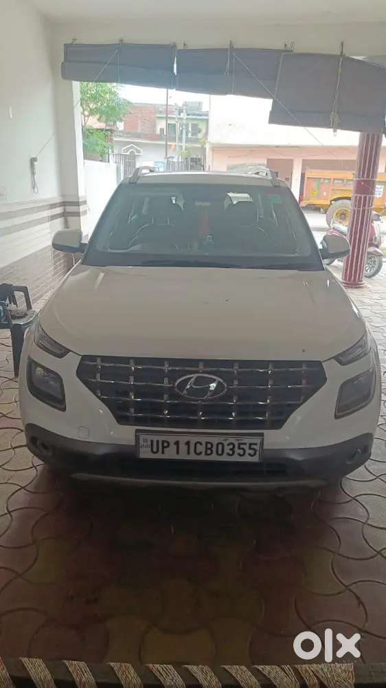 Hyundai Venue 2021 Petrol 20000 Km Driven