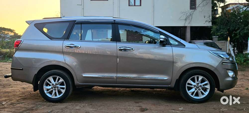 Toyota Innova Crysta 2.4 V 7 Str, 2016, Diesel