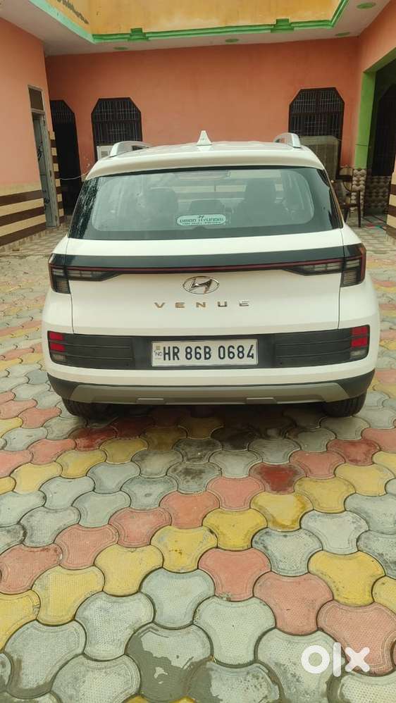 Hyundai Venue Petrol Manual 2024