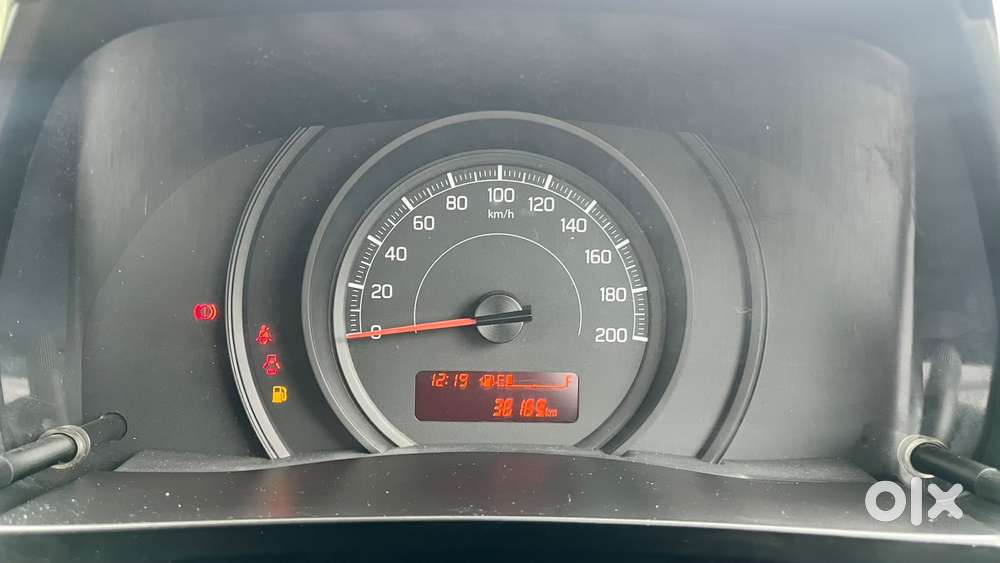 Maruti Suzuki Swift Lxi Optional-o, 2019, Petrol