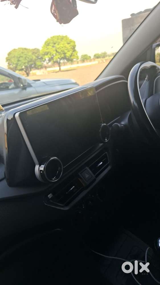 Maruti Suzuki Brezza 1.5 Vxi Cng, 2024, Cng & Hybrids