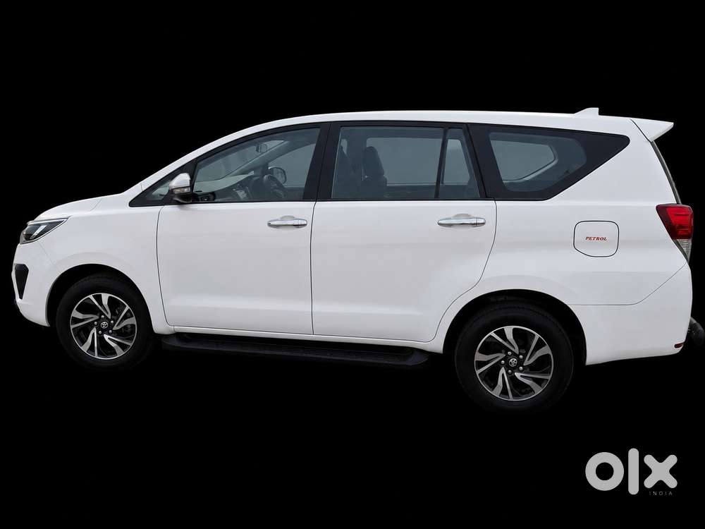 Toyota Innova Crysta 2.7 V, 2022, Petrol