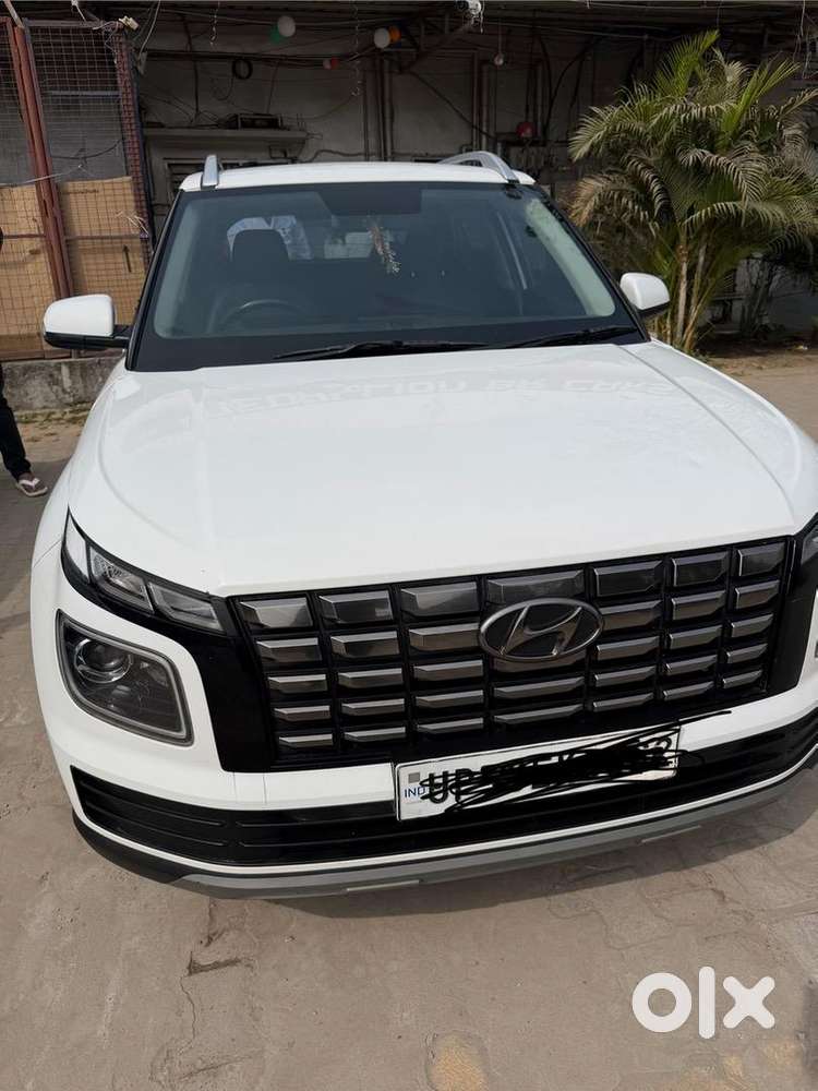 Hyundai Venue 2022 Diesel Well Maintained