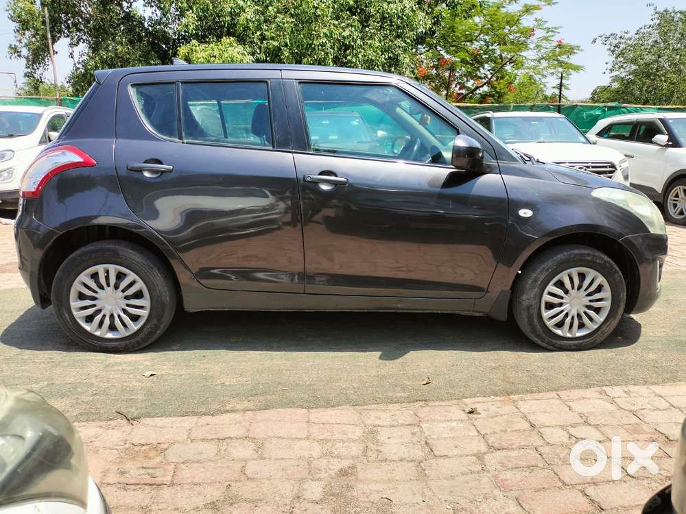 Maruti Suzuki Swift Lxi Option, 2017, Petrol