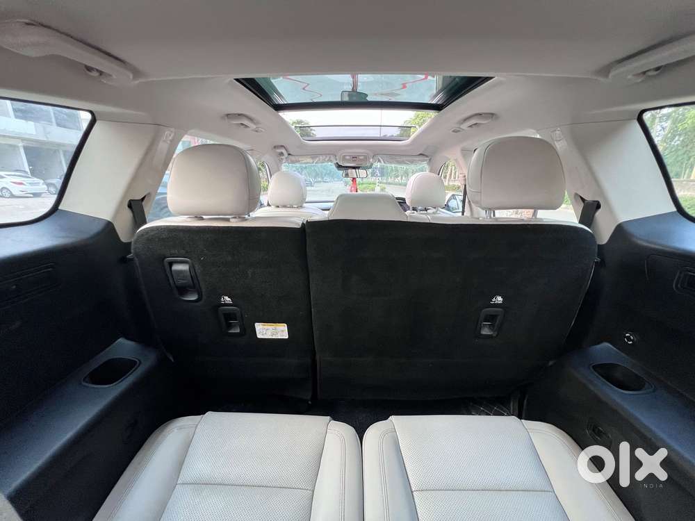 Mahindra Xuv700 2.0 Ax 7 Petrol Mt Str, 2023, Petrol