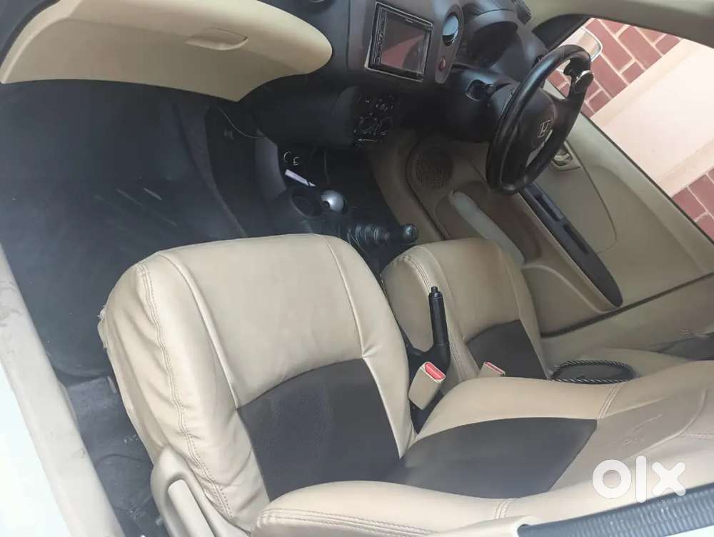 Honda Brio Mt Petrol 2014