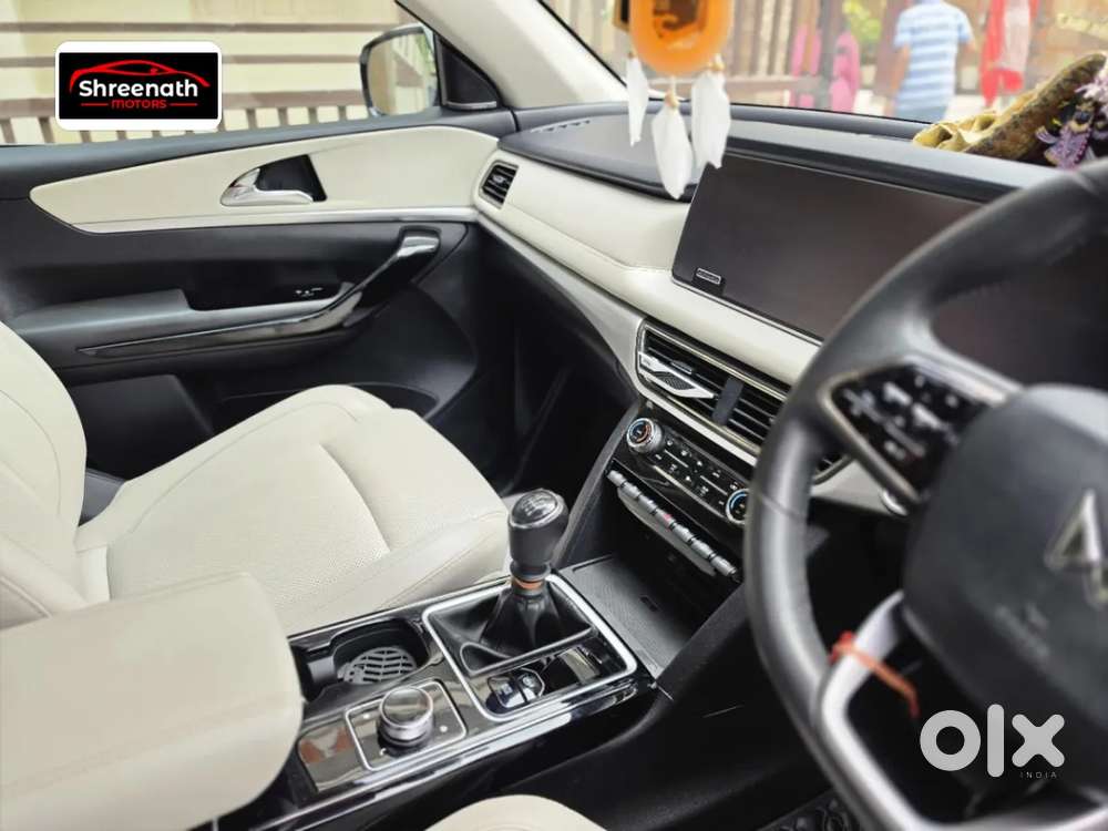 Mahindra Xuv700 2.2 Ax 7 Diesel Mt Luxury Pack Str, 2024, Diesel