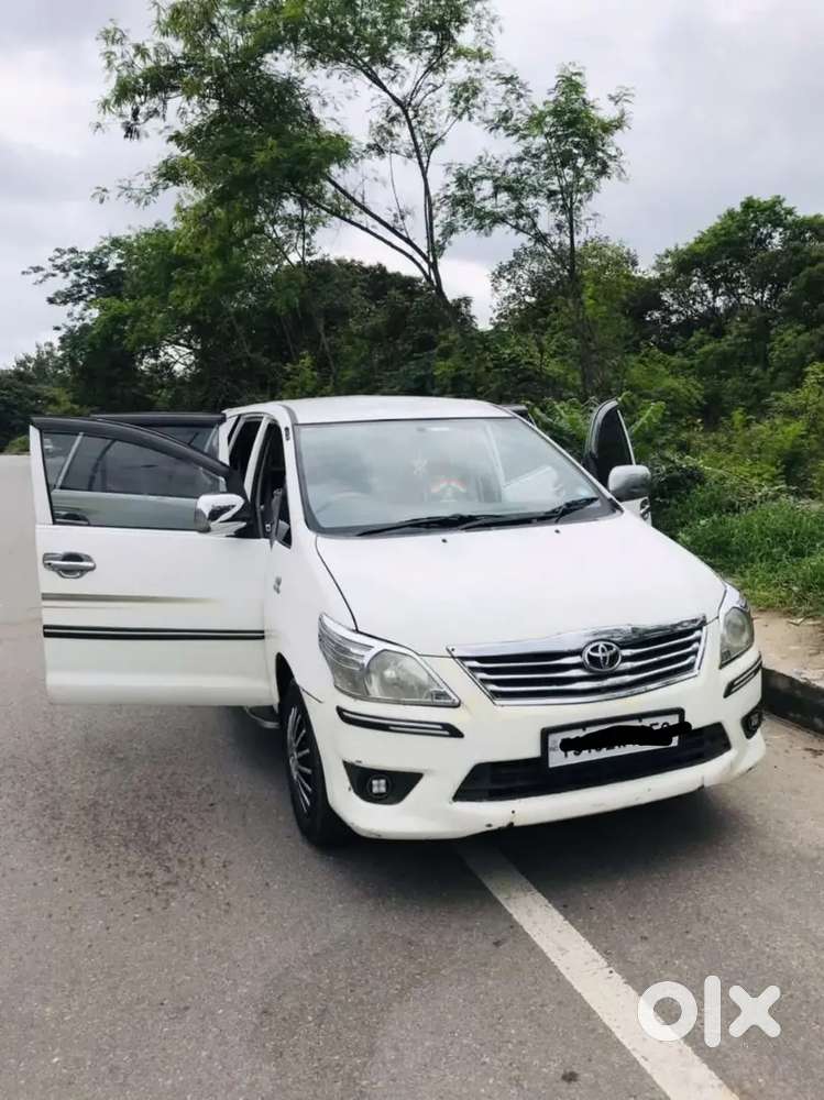 Toyota Innova 2013 Diesel 23000 Km Driven