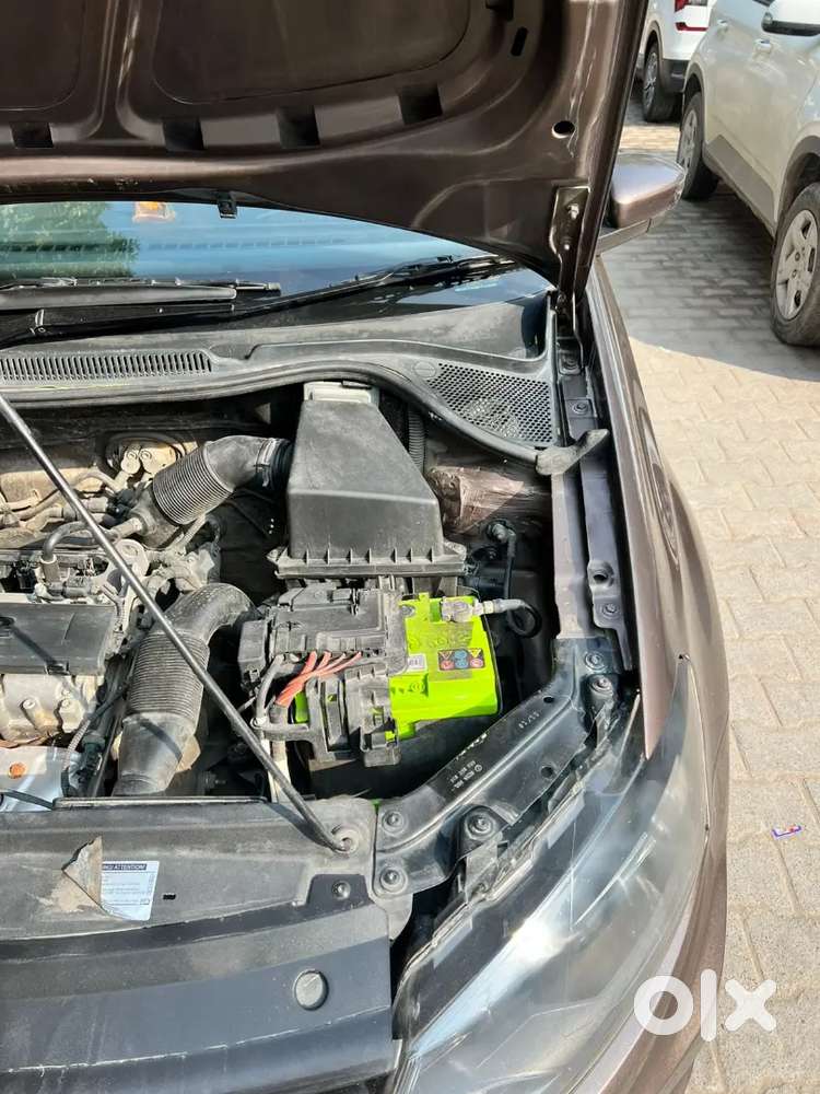 2017model Petrol 44000 Km Driven All Original Paint Bumper To Bumper I