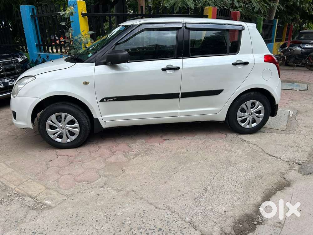 Maruti Suzuki Swift 2010 Petrol Manual