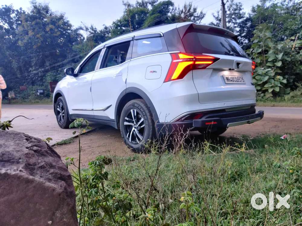 A Government Officers Xuv-700 On The Way To Sell