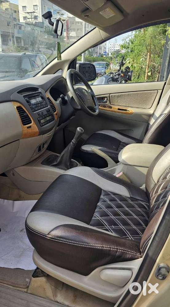 Toyota Innova 2.5 V 7 Str, 2011, Diesel