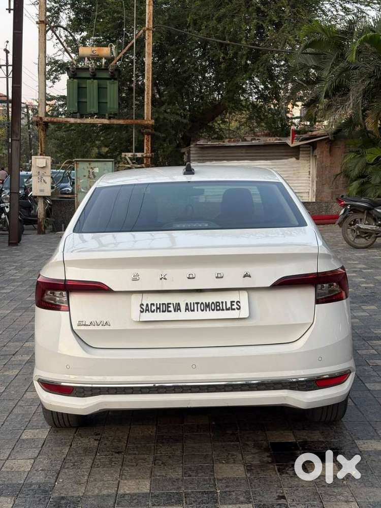 Skoda Slavia 1.0 Tsi Style At, 2023, Petrol