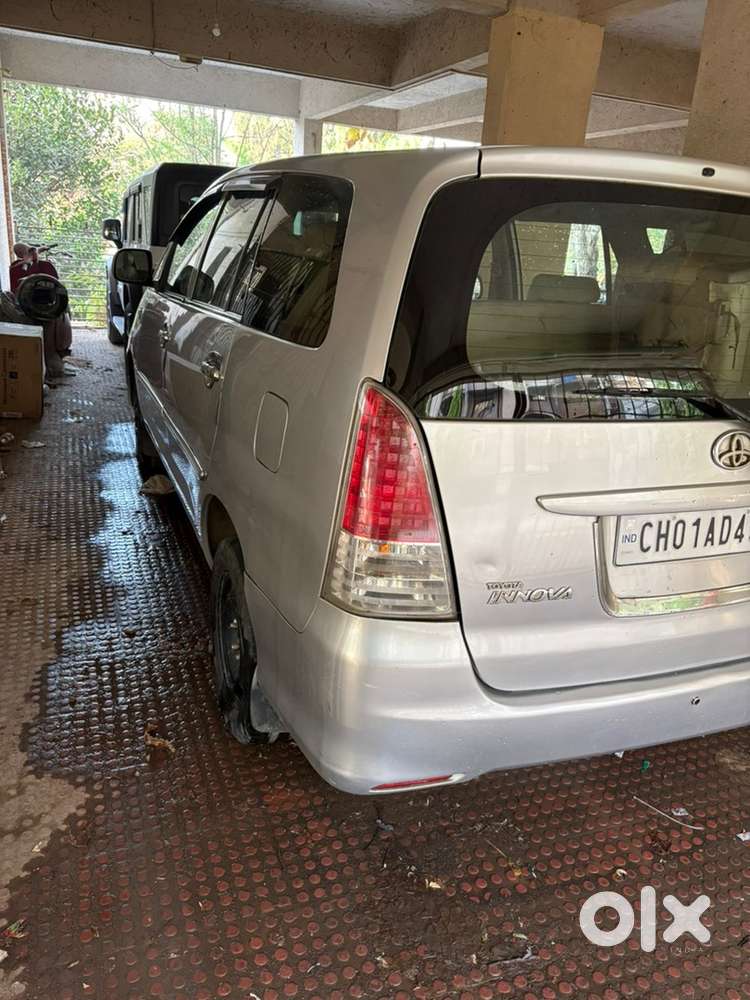 Toyota Innova 2010 Diesel 101150 Km Driven
