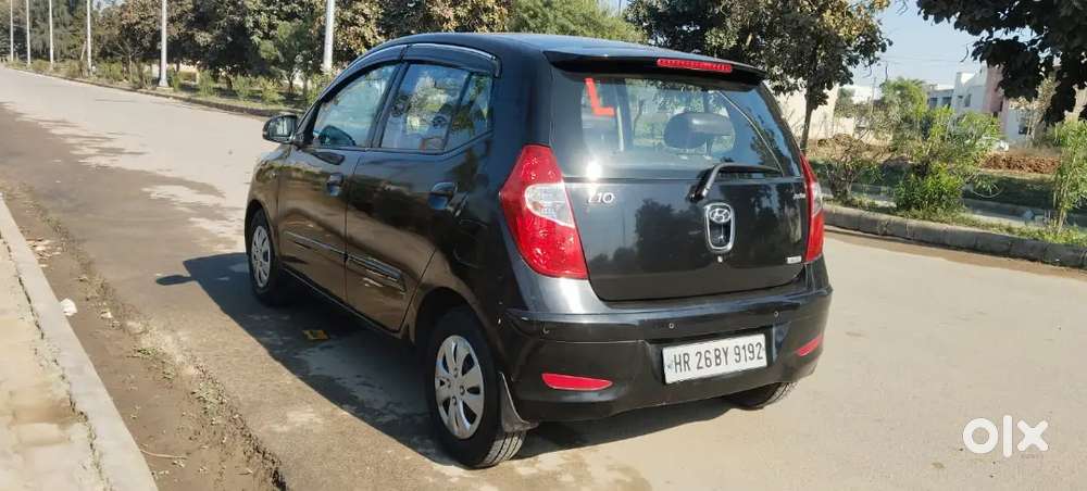 Hyundai I10 2013 Petrol  Automatic With Sunroof Black Colour