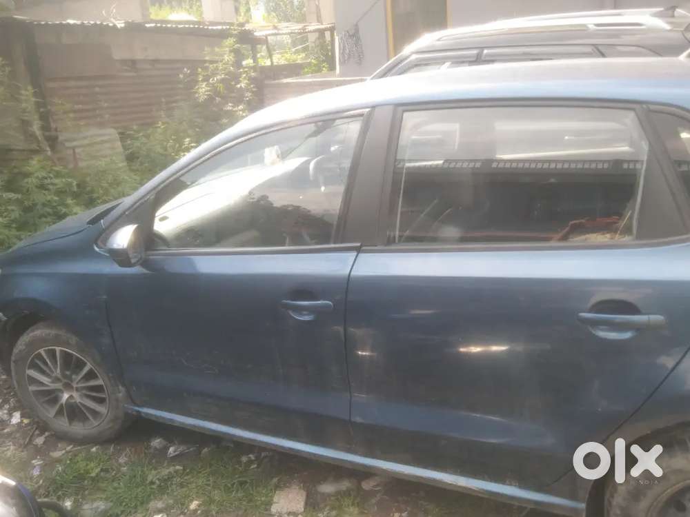 Caar Bechni Hai