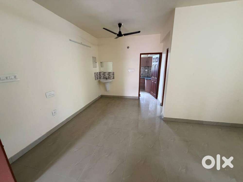 1250sqft 3BHK Unused Semifurnished Flat, Kumaransan Nagar, Kadavanthra