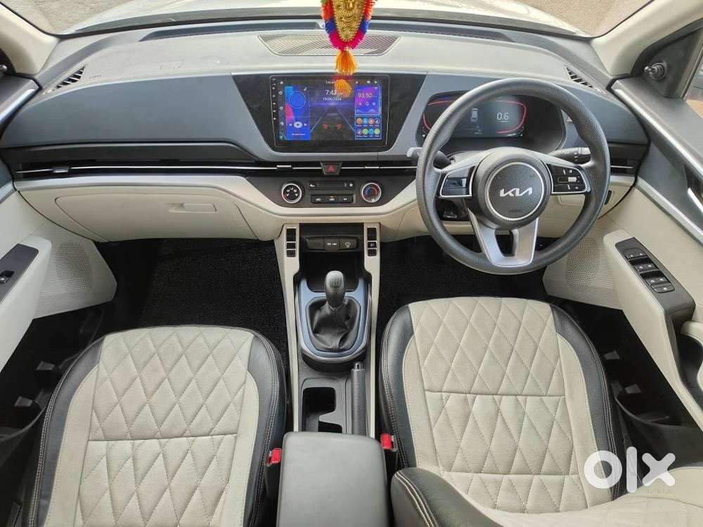 Kia Carens 1.5 Premium 7 Str, 2023, Petrol