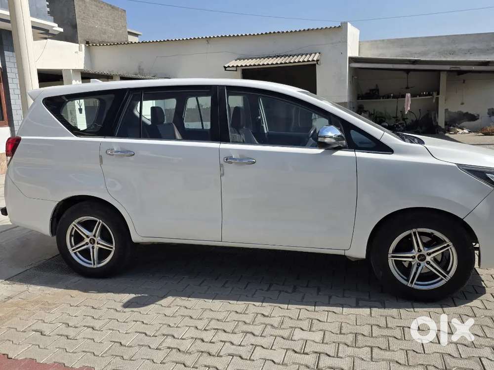 Toyota Innova Crysta 2017 Diesel 105000 Km Driven