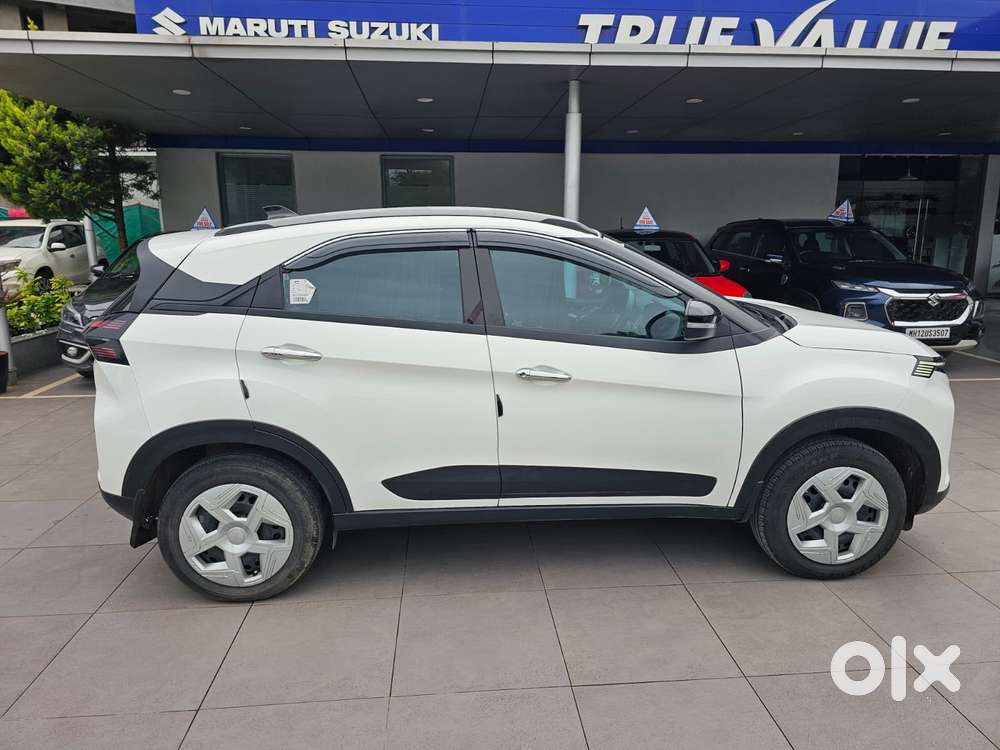 Tata Nexon Pure 1.2 Revotron Petrol 6 Mt, 2025, Cng & Hybrids