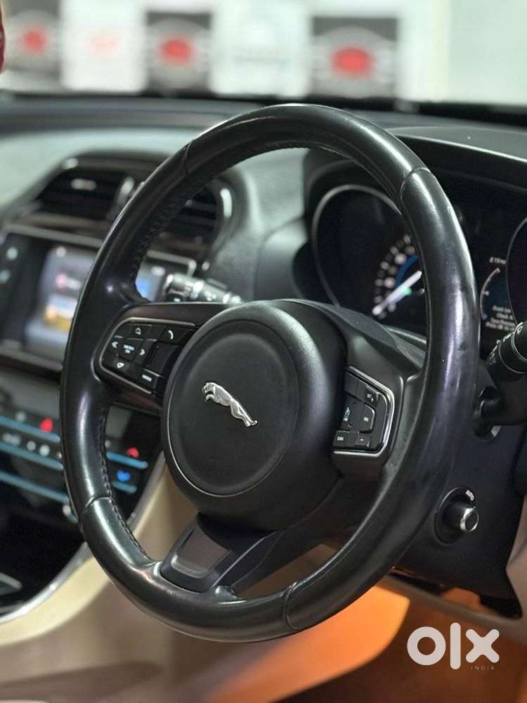 Jaguar Xe Pure, 2016, Petrol