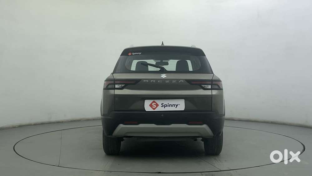 Maruti Suzuki Brezza 1.5 Zxi At Smart Hybrid Dual Tone, 2022, Petrol