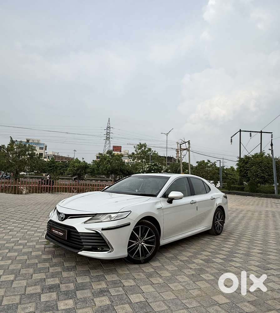 Toyota Camry Hybrid, 2024, Cng & Hybrids