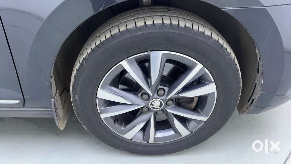 Skoda Slavia Style 1.5l Tsi Dsg, 2023, Petrol