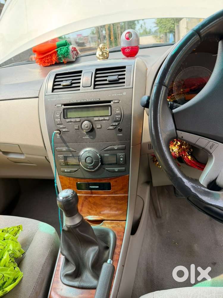 Toyota Corolla Altis 2010 Petrol Manual Car