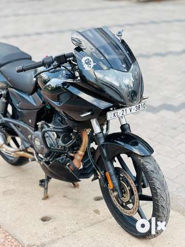 Pulsar 220 store model 2020