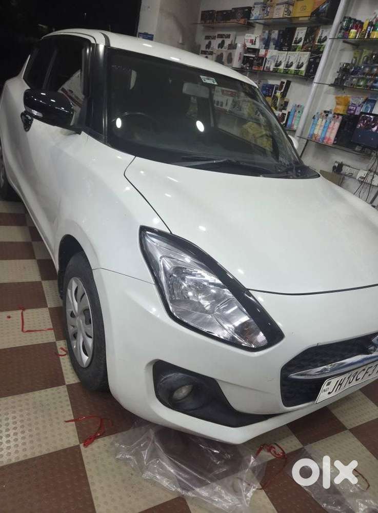 Maruti Suzuki Swift Vxi + Manual, 2021, Petrol
