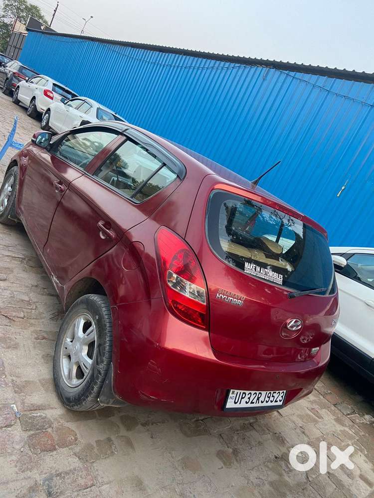 Hyundai I20 2009-2011 Asta, 2011, Petrol