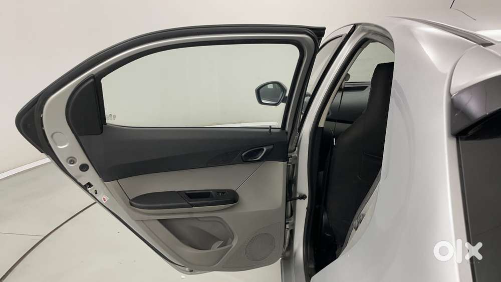 Tata Tiago 1.2 Revotron Xm, 2016, Petrol