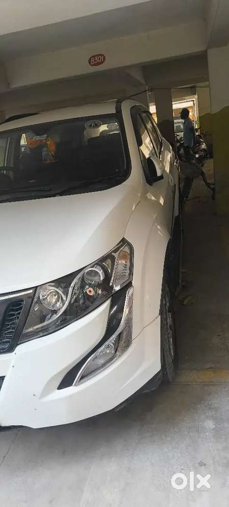 Mahindra Xuv500 2017 Diesel 90000 Km Driven