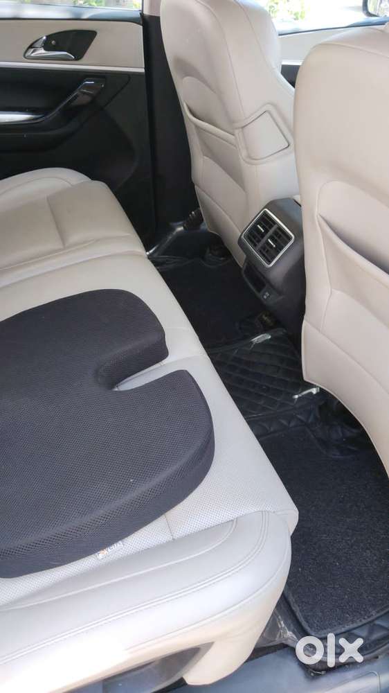 Mahindra Xuv700 2.0 Ax 7 Petrol At Luxury Pack Str, 2022, Petrol