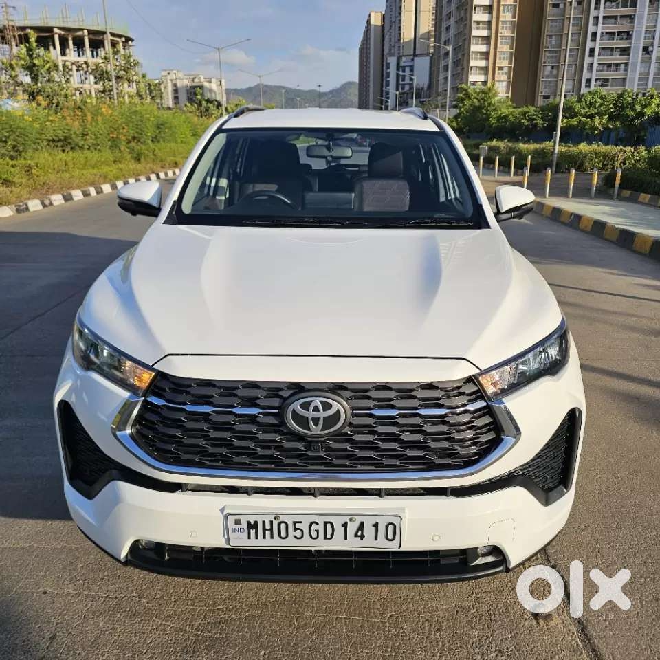 Toyota Innova Hycross, 2025, Petrol