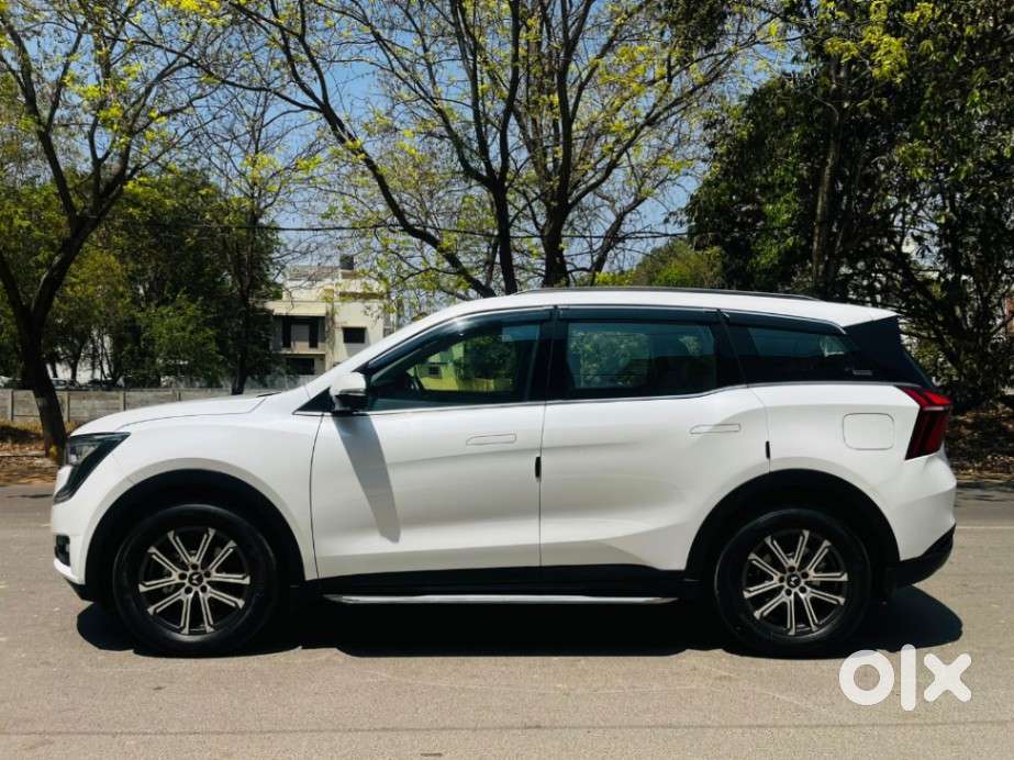 Mahindra Xuv700 2.2 Ax 7 Diesel At Luxury Pack Str Awd, 2023, Diesel