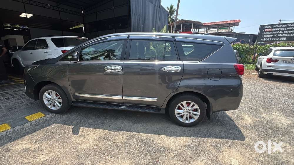 Toyota Innova Crysta 2017 Diesel Well Maintained