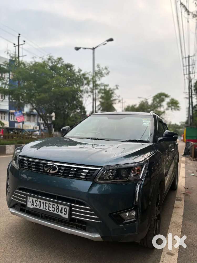 Mahindra Xuv300 2020 Petrol Well Maintained